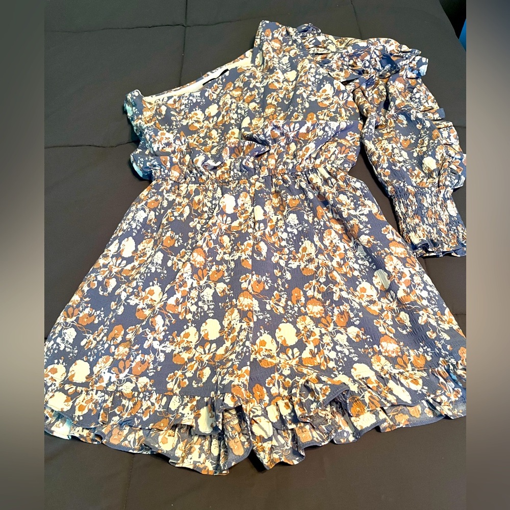 One shoulder floral romper size small by En Saison. New with tags